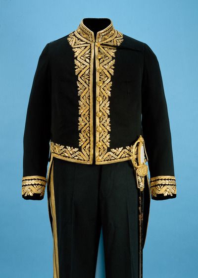 Men 3pc French Rococo Fashion 18th Century Suit Costume Hand Embroidery Free Lace Jabots & Cuff (HS-130) Bespoke Point